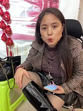 tianwei2567 online show from December 1, 2025, 5:41 am