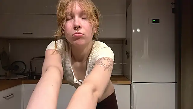 ElfriedaZwack online show from April 8, 2026, 4:19 pm