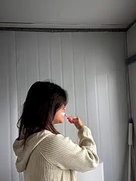 Snapshot of Toffee-00 chatting on November 23, 2025, 6:23 am Toffee-00 online show from November 23, 2025, 6:23 am