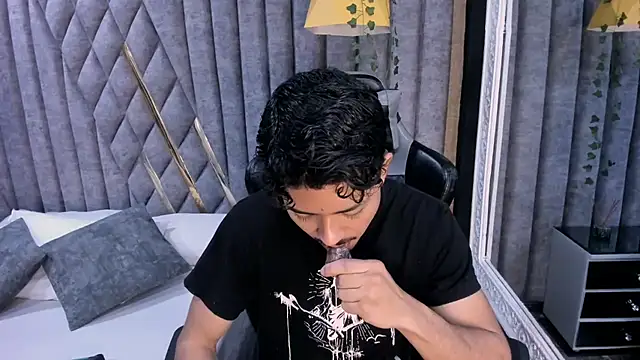 NicolaiKarav online show from April 4, 2026, 1:28 pm