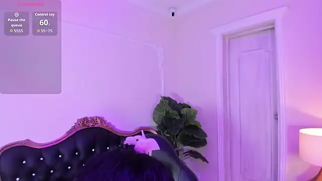 Snapshot of AngeliRouse chatting on December 1, 2025, 8:10 pm AngeliRouse online show from December 1, 2025, 8:10 pm