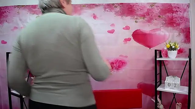 OlgaLuck online show from April 7, 2026, 5:09 am