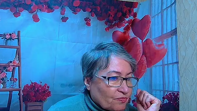 OlgaLuck online show from April 13, 2026, 5:33 am