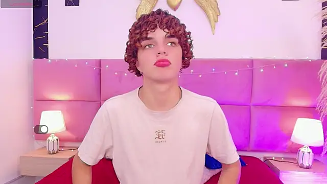 Skyee angel online show from December 19, 2025, 7:38 pm