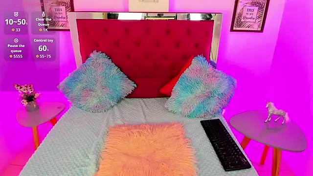 Samantha  F W online show from December 5, 2025, 9:12 pm