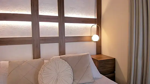 SarhaVega online show from April 19, 2026, 1:34 pm