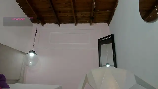 Izelevans online show from April 8, 2026, 10:50 am