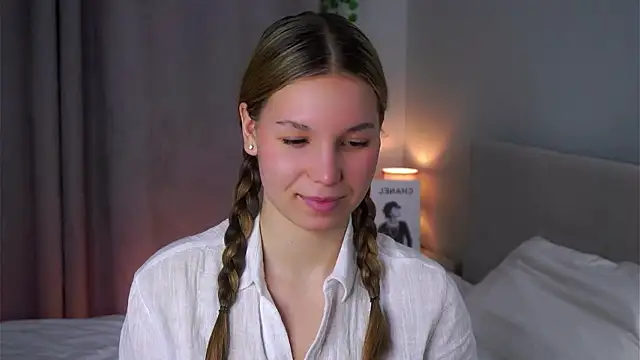 AmparoCilek online show from March 21, 2026, 7:29 pm