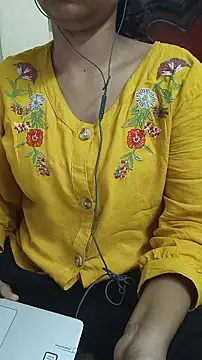 Snapshot of SameeraReddy19 chatting on May 6, 2026, 8:18 am SameeraReddy19 online show from May 6, 2026, 8:18 am