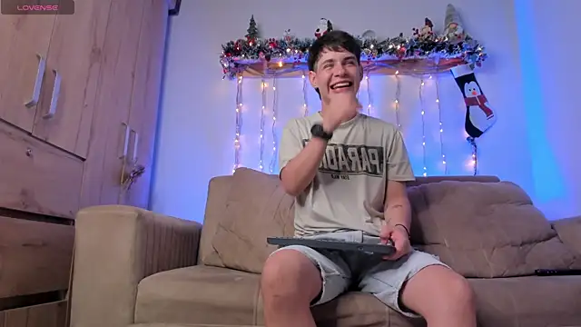 Snapshot of steveen_universe28 chatting on November 27, 2025, 11:27 pm steveen universe28 online show from November 27, 2025, 11:27 pm