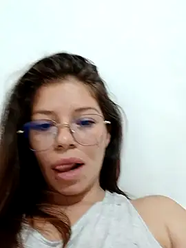 Renata Honey online show from November 30, 2025, 5:58 pm