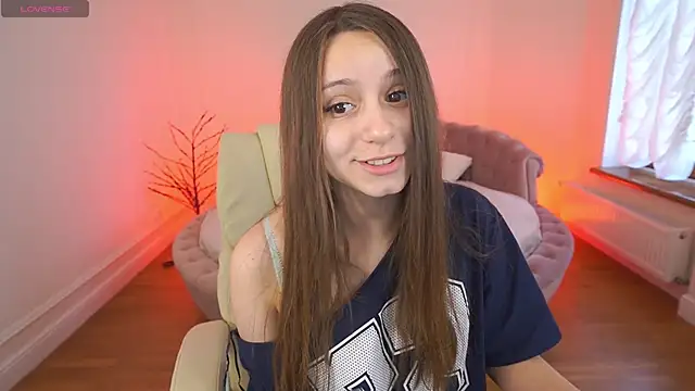 TinyNatalie online show from April 11, 2026, 6:43 am