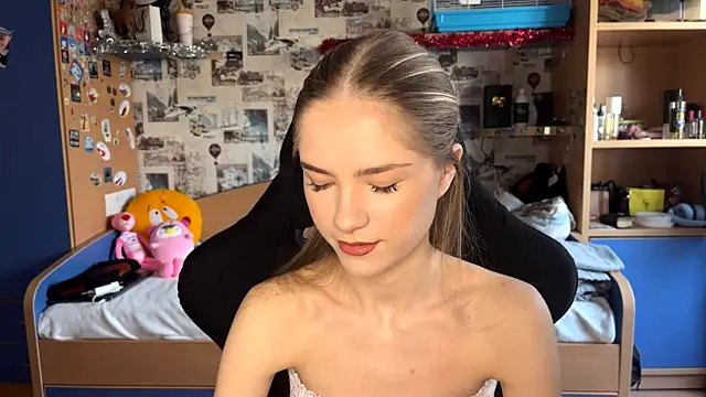 JesicaMortensen online show from December 22, 2025, 8:47 am