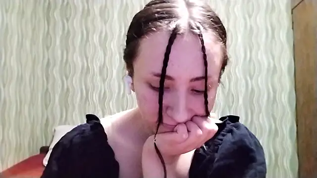 YingBrancanto online show from December 1, 2025, 1:34 pm