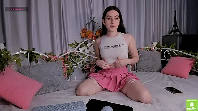 Alice Smilee online show from December 4, 2025, 2:43 am