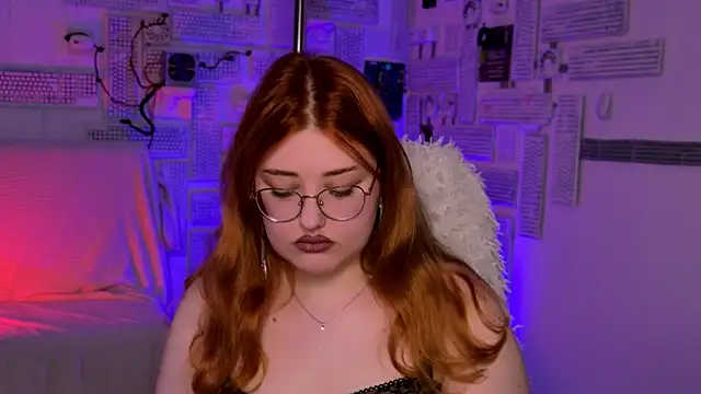 StaceyJensen online show from April 7, 2026, 12:18 pm