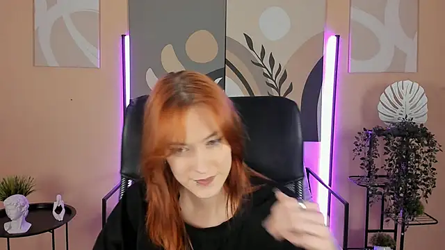 SierraHarper online show from November 29, 2025, 12:16 pm