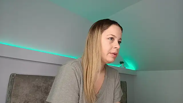 Snapshot of KateAllyaa chatting on January 19, 2026, 4:05 am KateAllyaa online show from January 19, 2026, 4:05 am