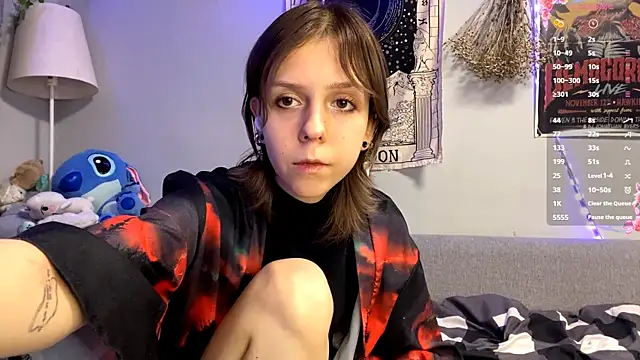 FairyLuna online show from December 4, 2025, 7:13 pm