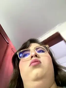 Kitty Bms  online show from January 18, 2026, 7:39 pm