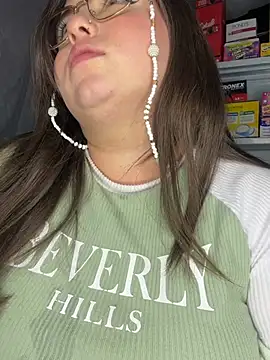 Kitty Bms  online show from February 6, 2026, 9:16 am