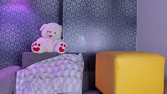 Snapshot of AmberRoses_ chatting on November 27, 2025, 1:11 pm AmberRoses online show from November 27, 2025, 1:11 pm