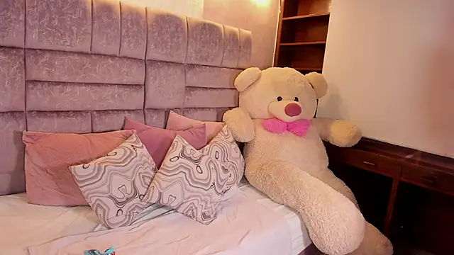 Snapshot of thalia_nichols chatting on June 3, 2026, 10:36 pm thalia nichols online show from June 3, 2026, 10:36 pm