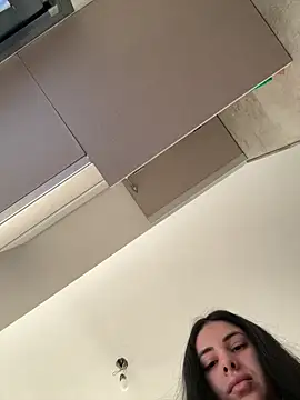 Snapshot of Magui21 chatting on December 17, 2025, 10:37 pm Magui21 online show from December 17, 2025, 10:37 pm