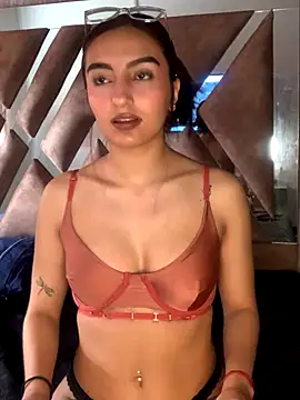 Snapshot of ZoeJohnson_Pink chatting on November 26, 2025, 12:49 pm ZoeJohnson Pink online show from November 26, 2025, 12:49 pm