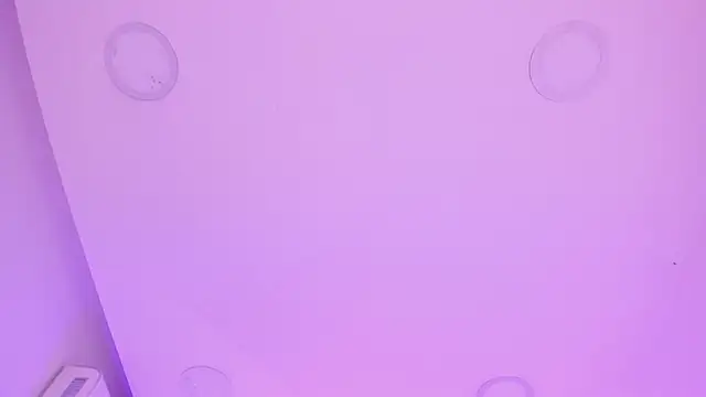 alejandrarojas  online show from April 20, 2026, 1:03 pm