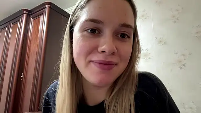 Snapshot of MichikoWienandt chatting on December 1, 2025, 2:07 pm MichikoWienandt online show from December 1, 2025, 2:07 pm