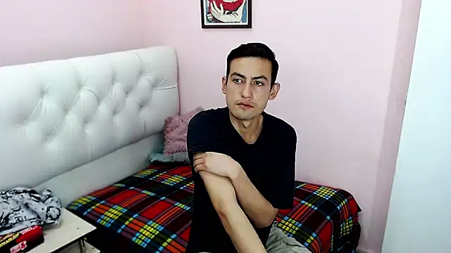 Snapshot of xxxstrongerboyxxx chatting on November 26, 2025, 7:36 pm xxxstrongerboyxxx online show from November 26, 2025, 7:36 pm