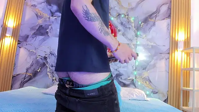 Dantee Dark online show from December 17, 2025, 8:25 pm