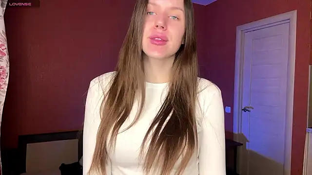 SanoraVillnave online show from February 12, 2026, 7:02 pm