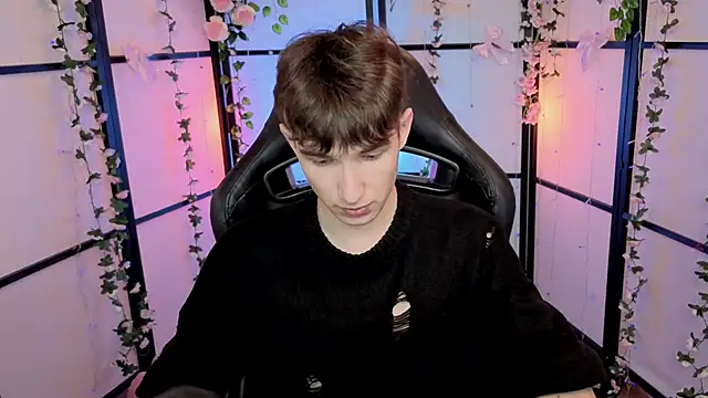 Maxwellchiik online show from November 30, 2025, 8:53 pm