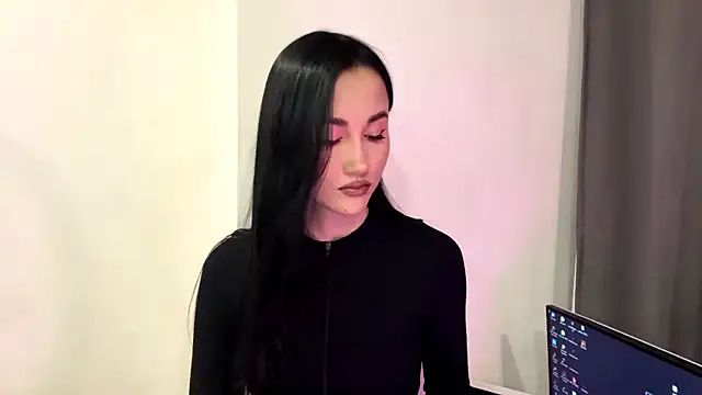 Beautyofnlka online show from November 27, 2025, 1:00 pm