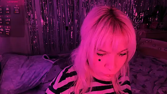 LolaDollyMur online show from January 7, 2026, 7:19 pm