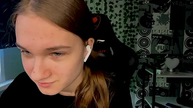 helgicuteness online show from February 15, 2026, 11:42 am