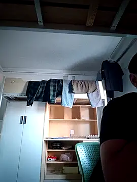 Snapshot of Koma001 chatting on November 24, 2025, 8:25 am Koma001 online show from November 24, 2025, 8:25 am