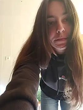 xpatitofeox online show from December 1, 2025, 1:23 pm