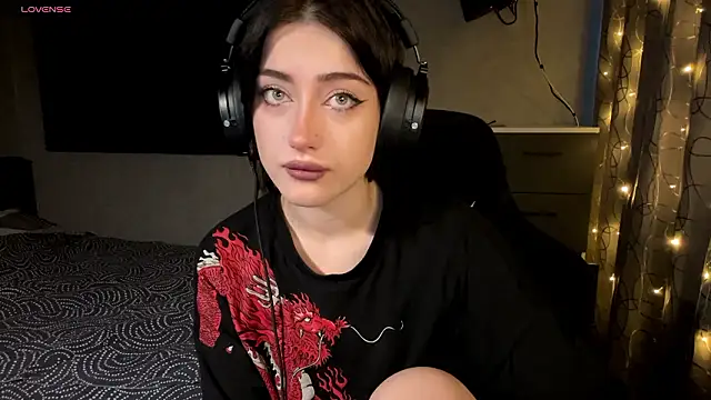 Meowluly online show from February 5, 2026, 10:05 pm