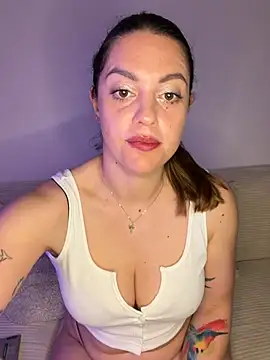 laraslittlesecrett online show from March 25, 2026, 8:14 am