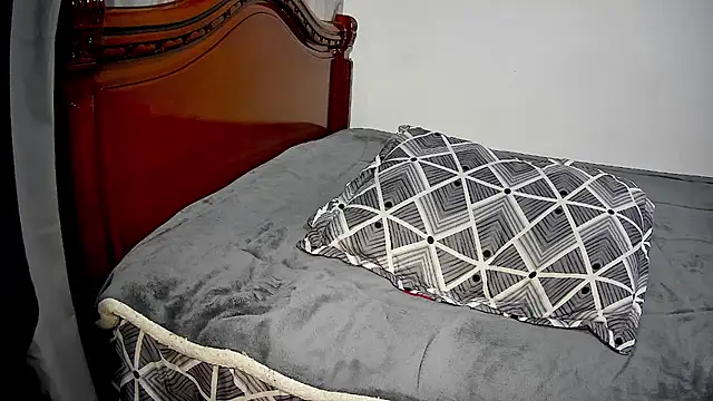 Snapshot of HouseOfHeat chatting on February 24, 2026, 4:46 am HouseOfHeat online show from February 24, 2026, 4:46 am