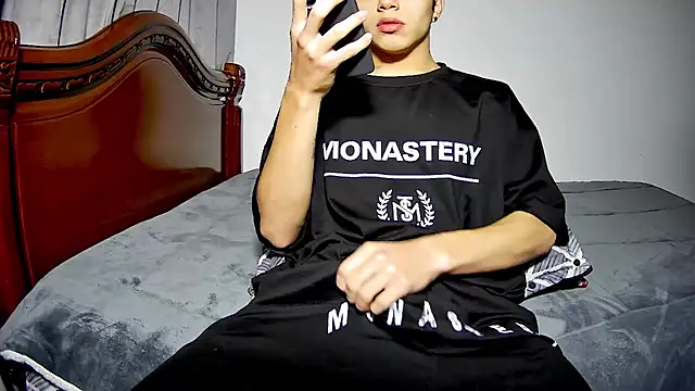 Snapshot of HouseOfHeat chatting on February 23, 2026, 4:40 pm HouseOfHeat online show from February 23, 2026, 4:40 pm