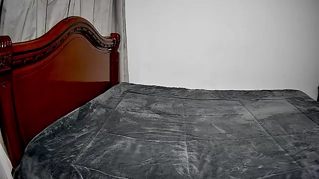 Snapshot of HouseOfHeat chatting on March 2, 2026, 4:47 pm HouseOfHeat online show from March 2, 2026, 4:47 pm