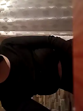 Snapshot of Era_90 chatting on November 29, 2025, 9:48 pm Era 90 online show from November 29, 2025, 9:48 pm