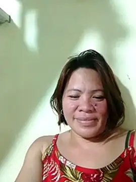 Smilinglovely online show from July 29, 2026, 3:28 am