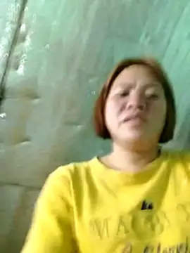 Snapshot of Smilinglovely chatting on May 4, 2026, 6:38 am Smilinglovely online show from May 4, 2026, 6:38 am
