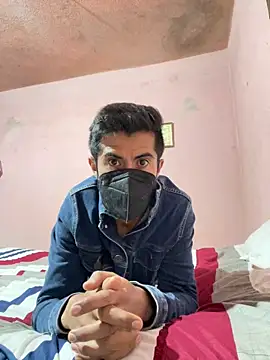 maxitravieso online show from November 24, 2025, 5:02 pm