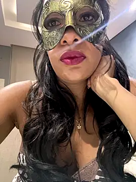 Snapshot of LunnaMaska chatting on December 21, 2025, 4:14 am LunnaMaska online show from December 21, 2025, 4:14 am